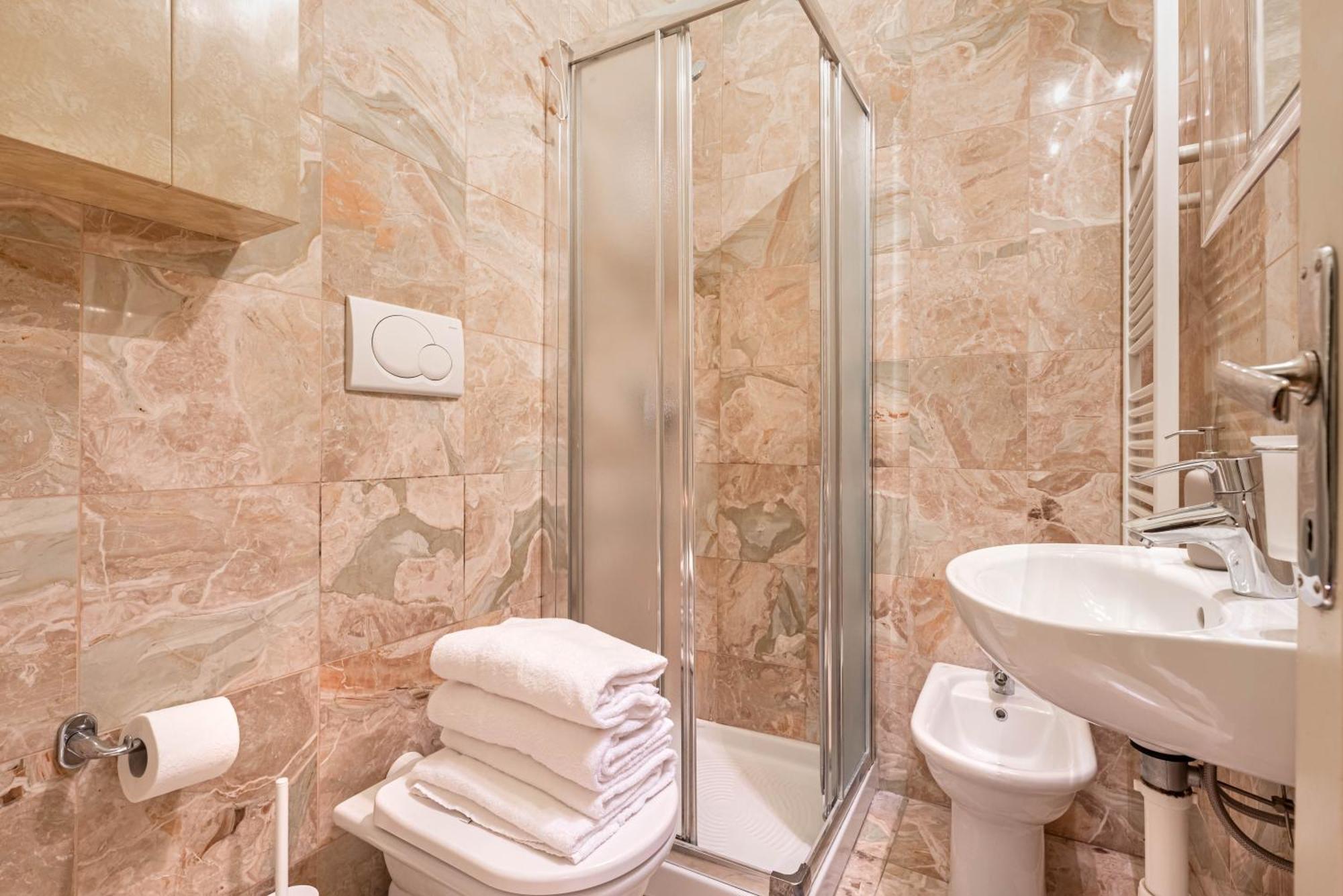 Piazza Isolo Central Apartment 베로나 외부 사진