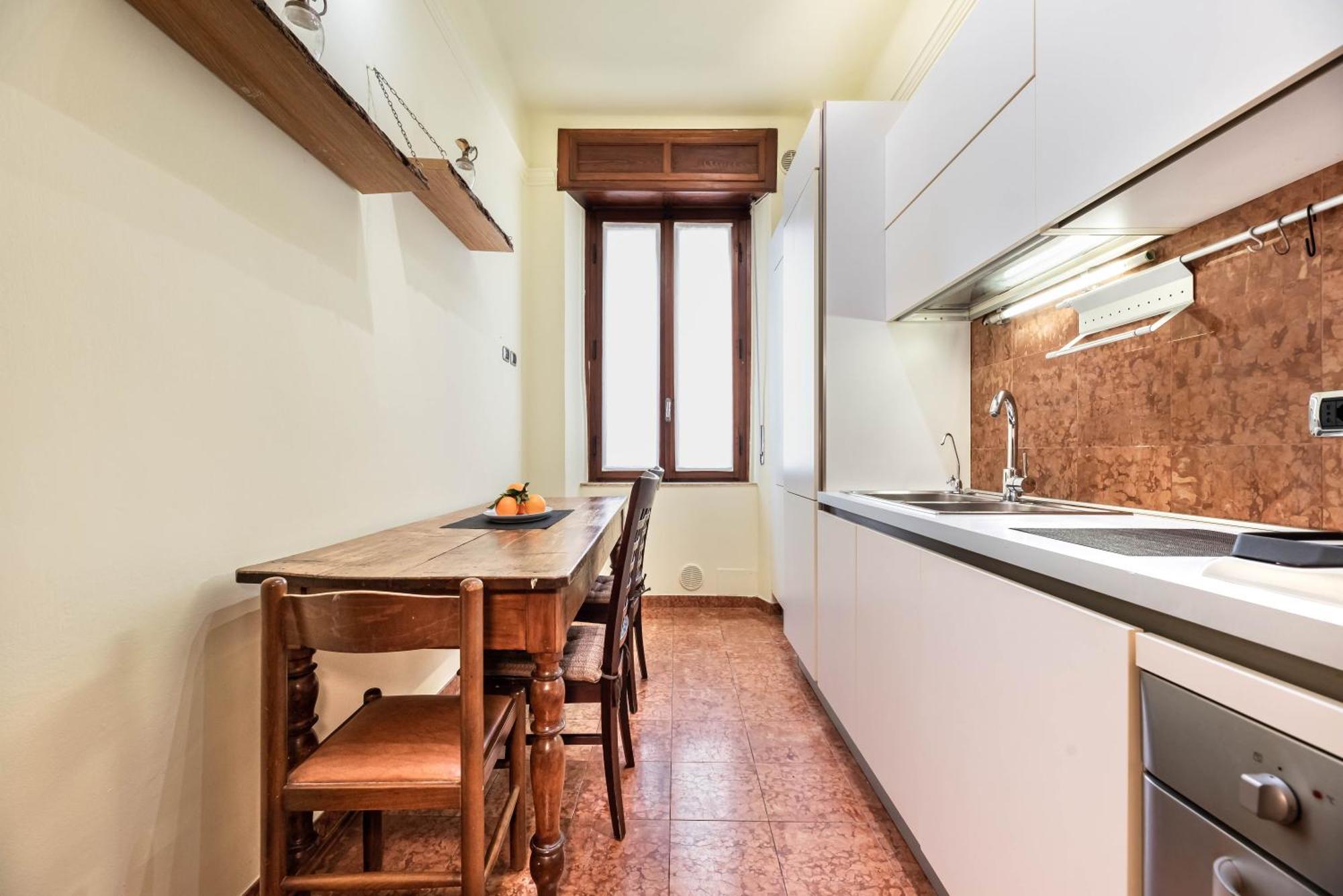 Piazza Isolo Central Apartment 베로나 외부 사진