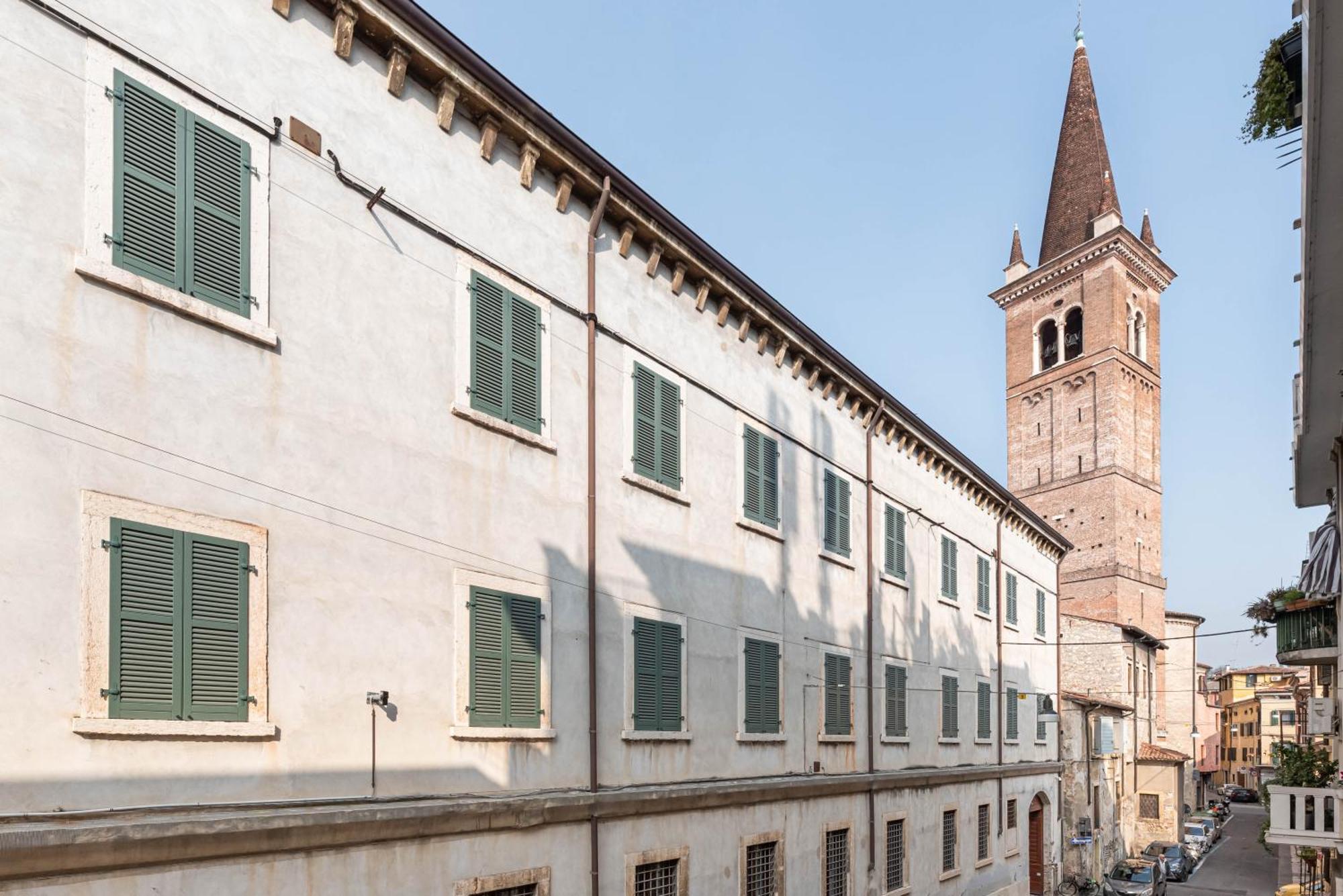 Piazza Isolo Central Apartment 베로나 외부 사진